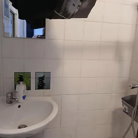 La Petite Maison Avec Patio Dans La Cour