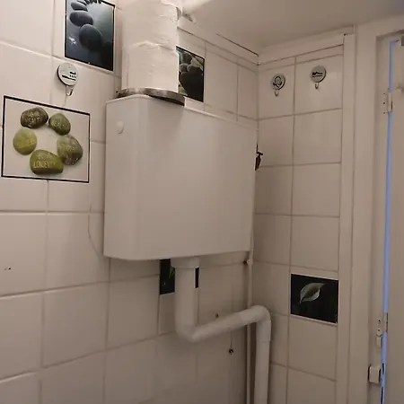 Feriehus La Petite Maison Avec Patio Dans La Cour Aubervilliers