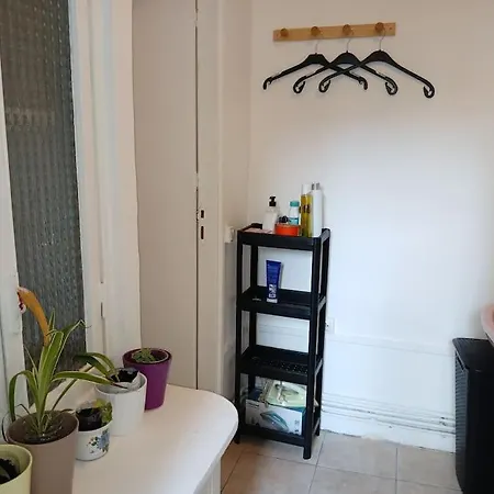 La Petite Maison Avec Patio Dans La Cour Feriehus Aubervilliers