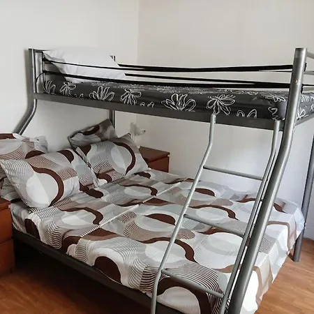 Feriehus La Petite Maison Avec Patio Dans La Cour Aubervilliers