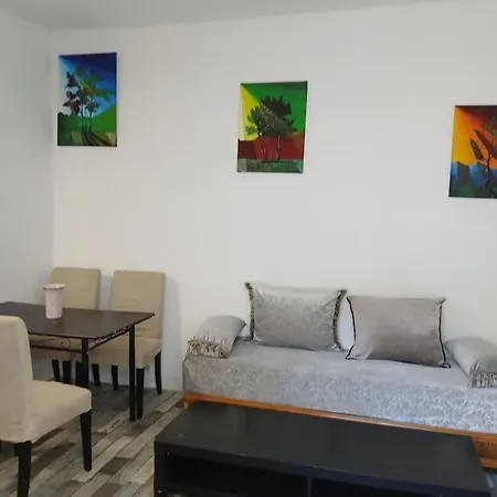 La Petite Maison Avec Patio Dans La Cour Feriehus *