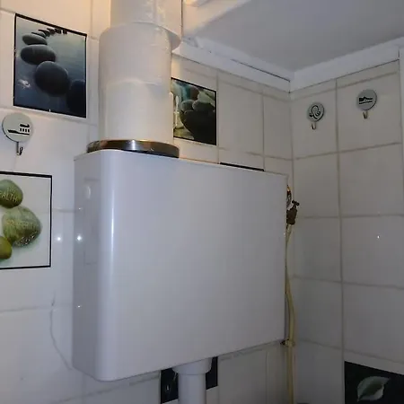 Feriehus La Petite Maison Avec Patio Dans La Cour Aubervilliers